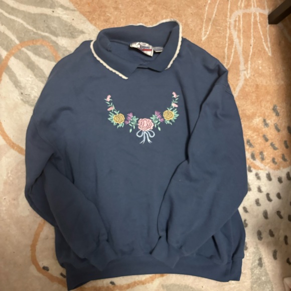 Coquette Vintage Pullover - Picture 1 of 2